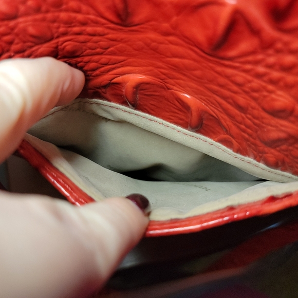 Brahmin Melbourne leather crocodile embossed asher purse - Picture 5 of 16